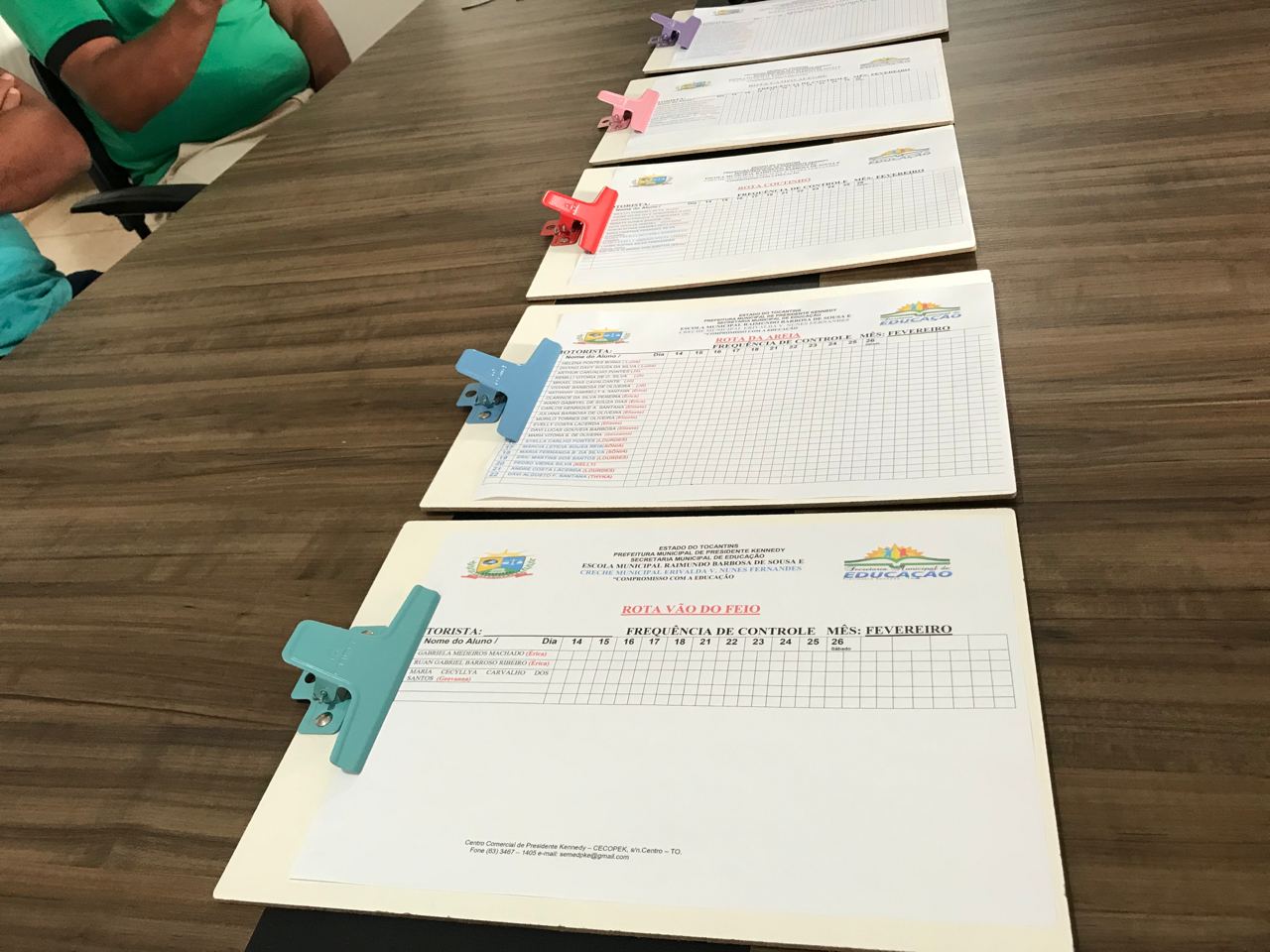 Entrega dos kits aos motoristas da educação.